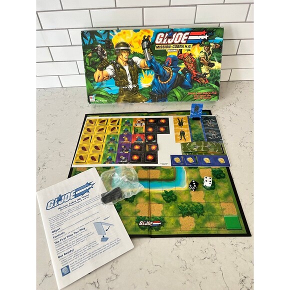 MILTON BRADLEY GI JOE MISSION COBRA HQ BOARD GAME 2002 - Picture 3 of 9